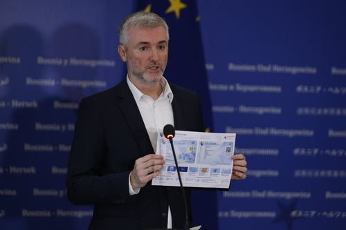 Forto najavio saobraćajnu reformu: uvode se trajne dozvole, stroži kriteriji za obuku vozača